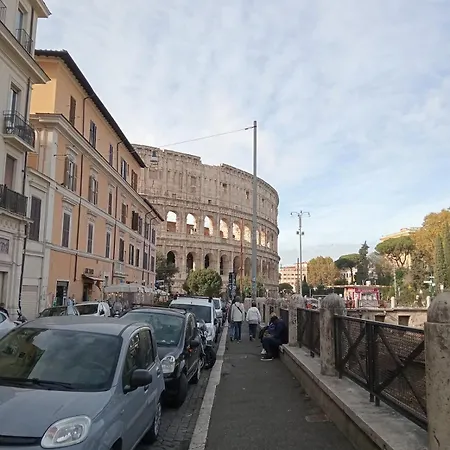 Laterano 190 At Colosseo Daire